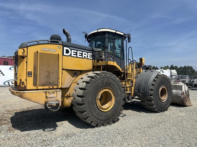 Image of John Deere 824K equipment image 4