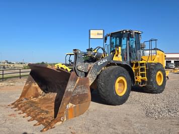 Main image John Deere 824K