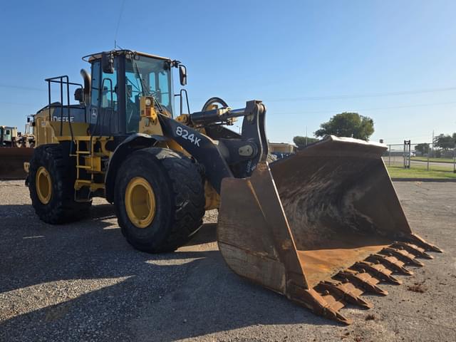 Image of John Deere 824K equipment image 1