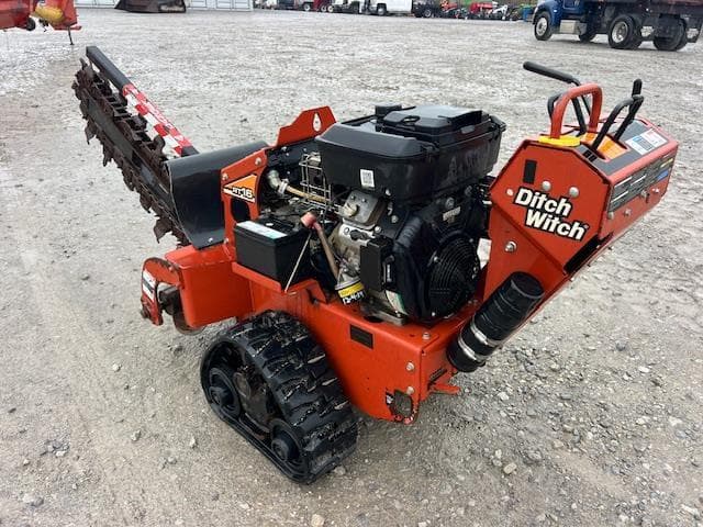 Image of Ditch Witch RT16 equipment image 4
