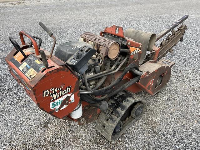 Image of Ditch Witch RT20 equipment image 4