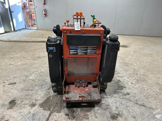 Image of Ditch Witch SK350 equipment image 4