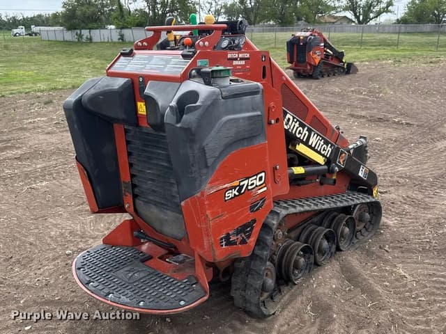 Image of Ditch Witch SK750 equipment image 4