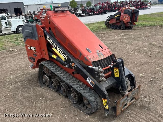 Image of Ditch Witch SK750 equipment image 2