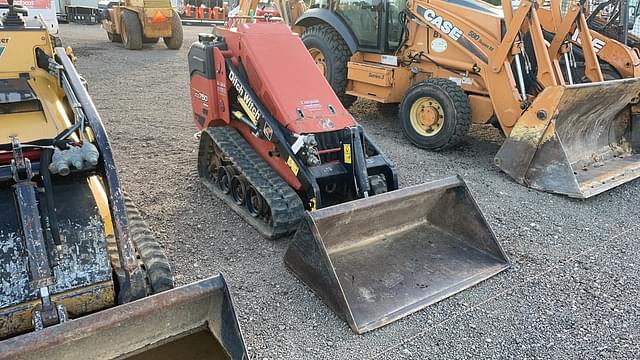 Image of Ditch Witch SK750 equipment image 2
