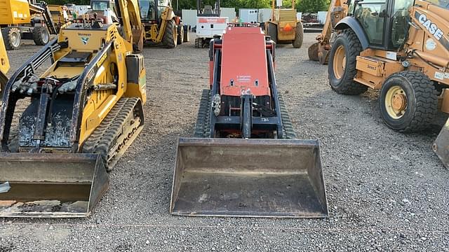 Image of Ditch Witch SK750 equipment image 1