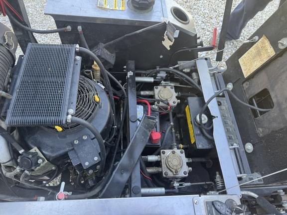 Image of Dixie Chopper Silver Eagle 2760 equipment image 3