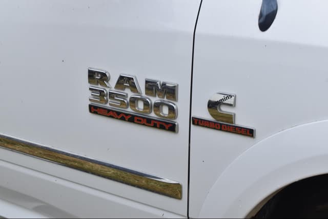 Image of Dodge Ram 3500 equipment image 4