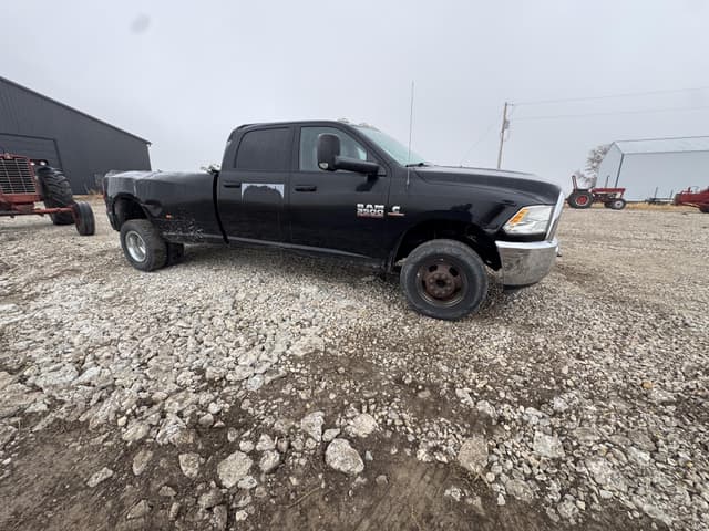 Image of Dodge Ram 3500 equipment image 4