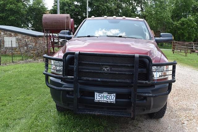 Image of Dodge Ram 3500 equipment image 2