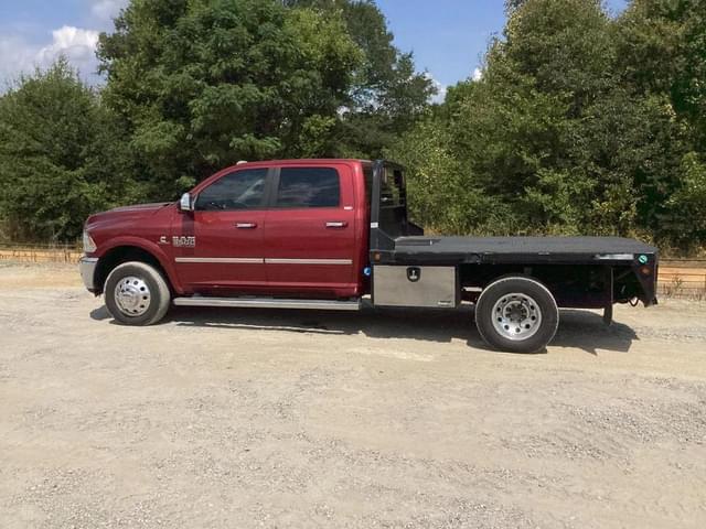 Image of Dodge Ram 3500 equipment image 2