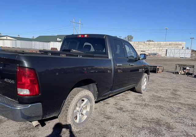 Image of Dodge Ram 1500 equipment image 4