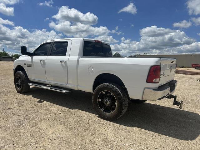 Image of Dodge Ram 2500 equipment image 2