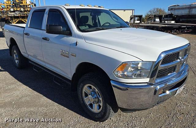 Image of Dodge Ram 2500 equipment image 2