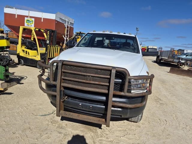 Image of Dodge Ram 3500 equipment image 3
