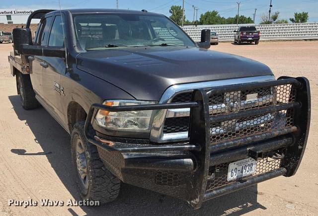 Image of Dodge Ram 3500 equipment image 2