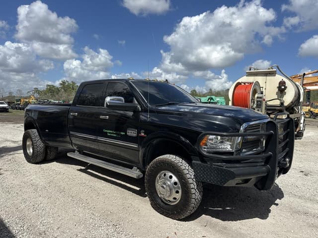 Image of Dodge Ram 3500HD equipment image 3