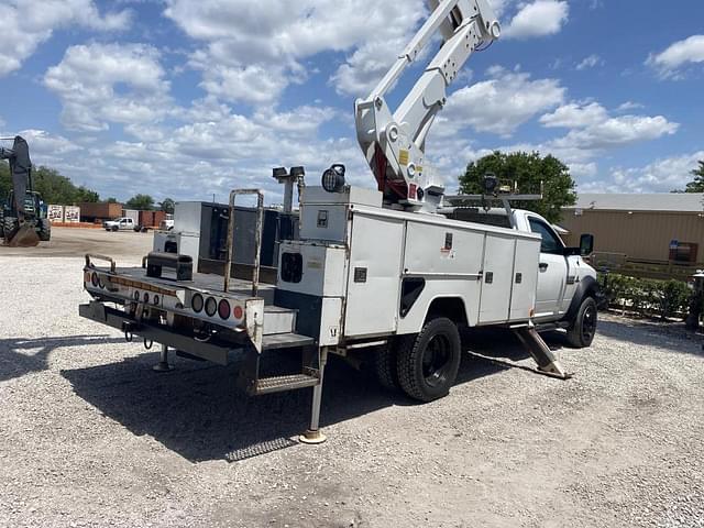 Image of Dodge Ram 2500 equipment image 2