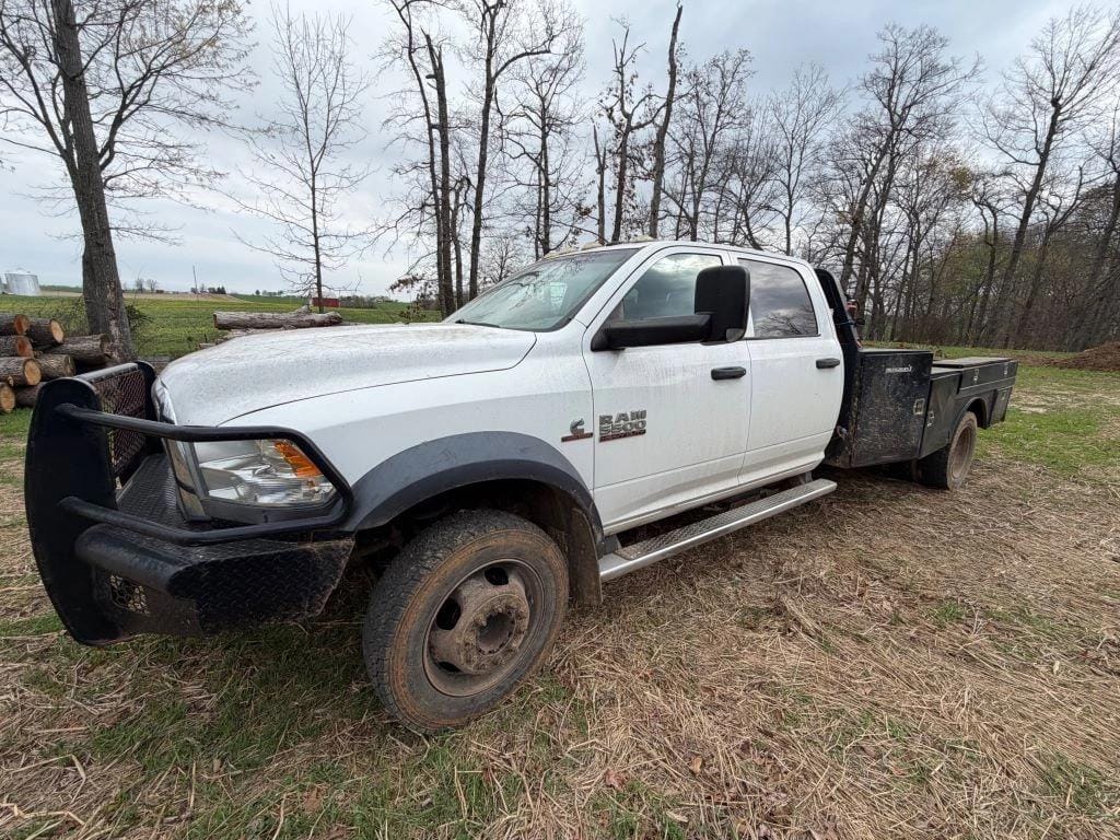 2014 Dodge Ram 5500 Equipment Image0