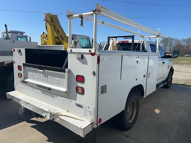 Image of Dodge Ram 3500 equipment image 4