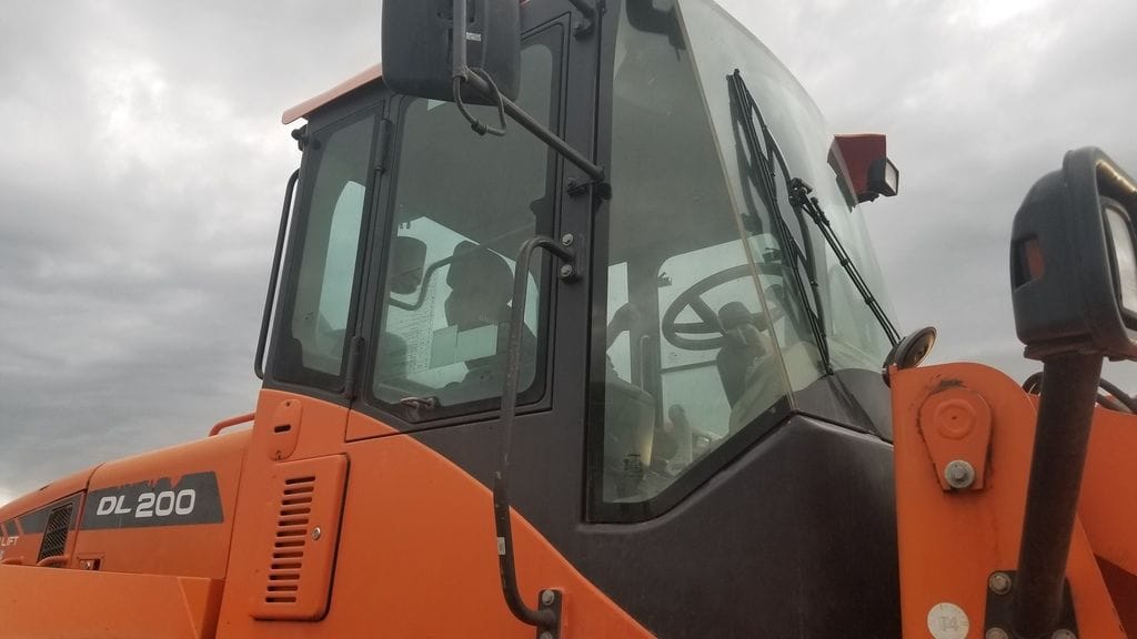 Main image  Doosan DL200