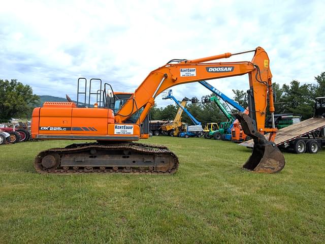 Image of  Doosan DX225LC-3 equipment image 1