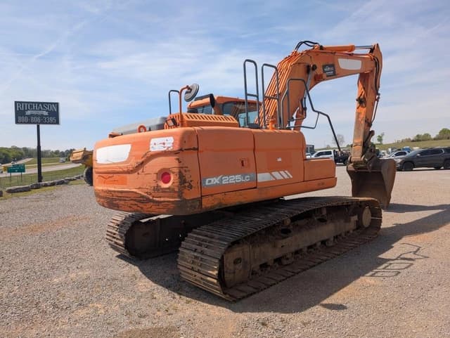 Image of Doosan DX225LC-3 equipment image 2