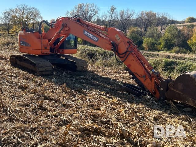 Image of  Doosan DX235LCR equipment image 4