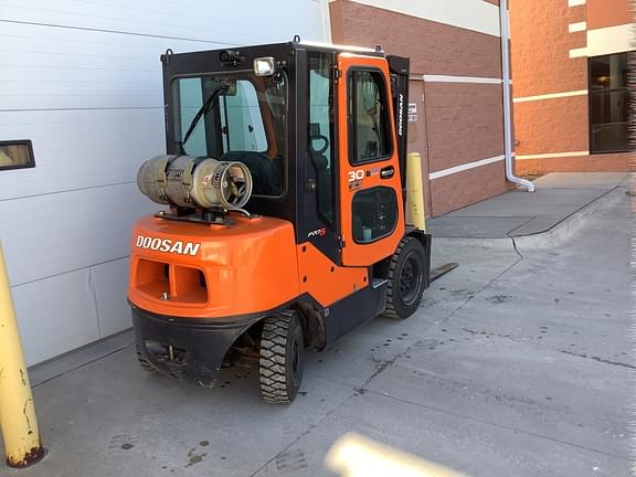 Image of  Doosan G30E3-5LP equipment image 1