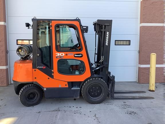 Image of  Doosan G30E3-5LP equipment image 4