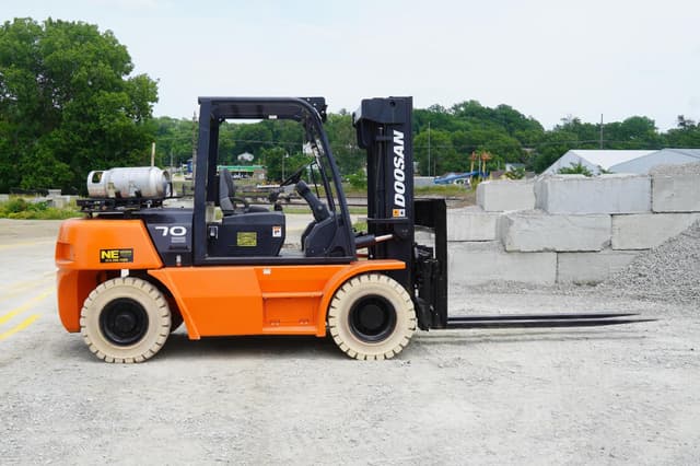 Image of  Doosan G70S-5 equipment image 4