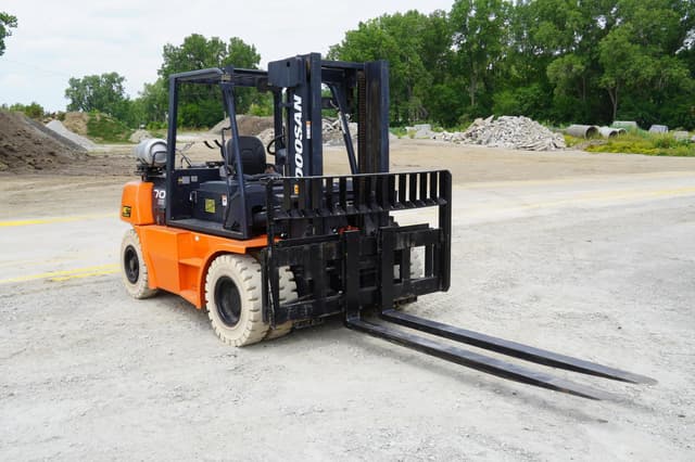 Image of  Doosan G70S-5 equipment image 3