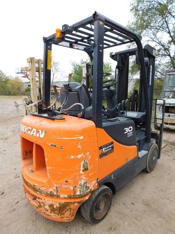 Image of  Doosan GC30E-5 equipment image 4