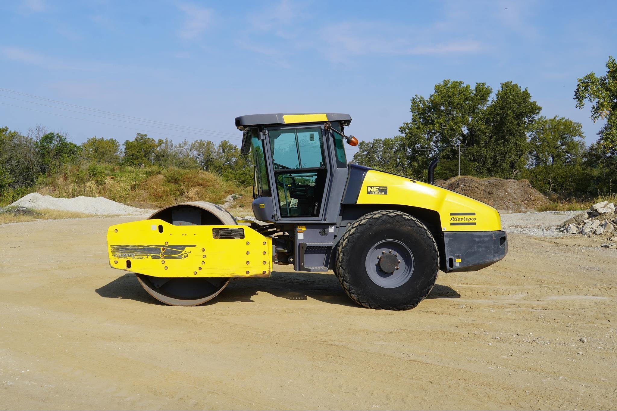 2014 DYNAPAC CA2500D Equipment Image0