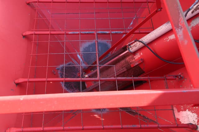 Image of E-Z Trail 510 equipment image 4