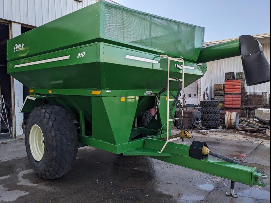 2014 E-Z Trail 510 Equipment Image0