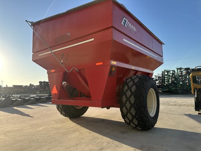 Image of E-Z Trail 860 equipment image 4