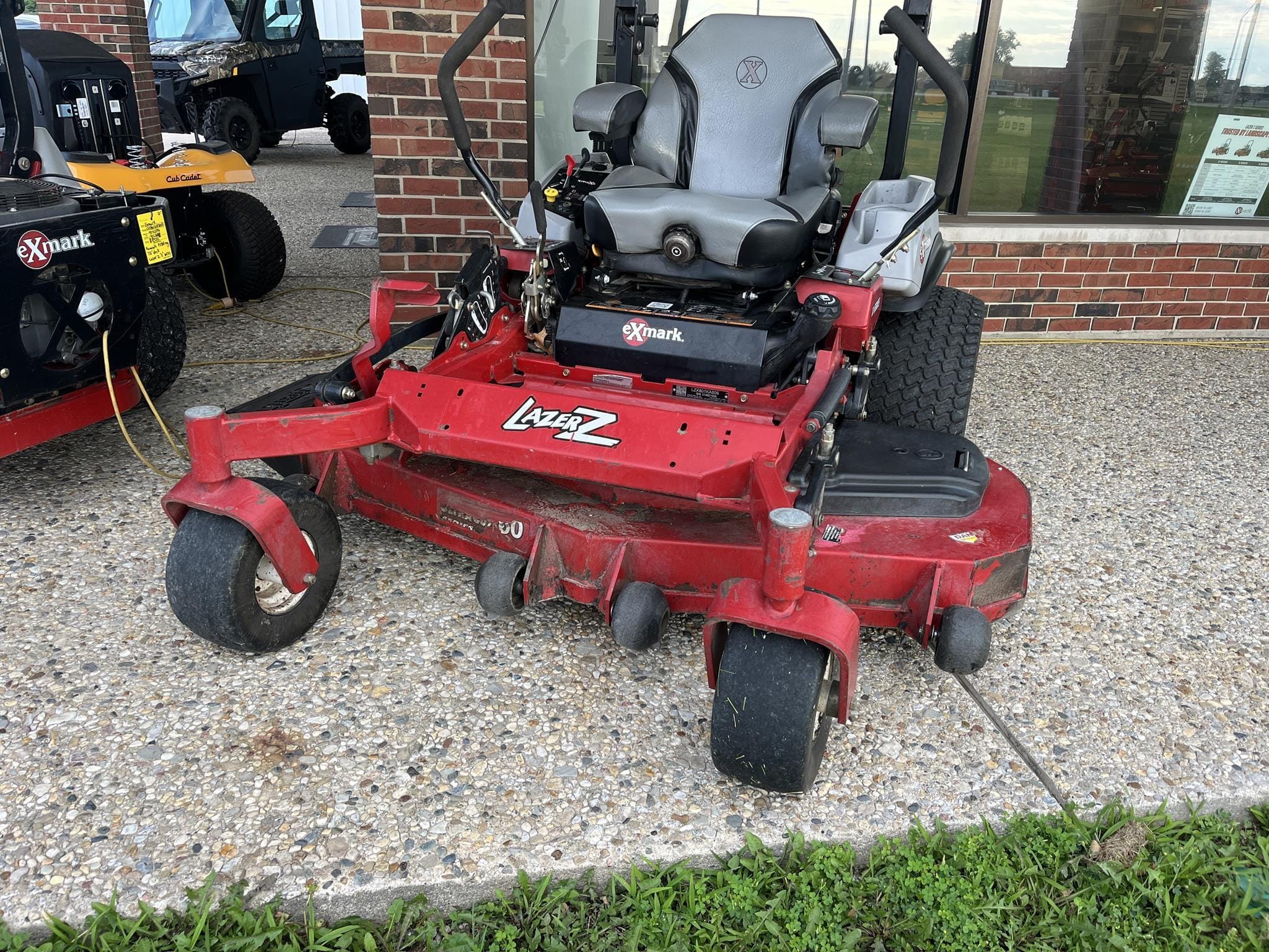 2014 Exmark LZX801KA606 Equipment Image0