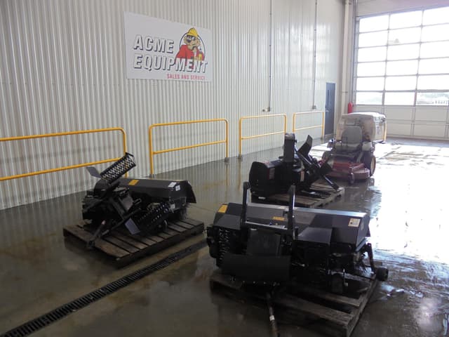 Image of Exmark NV730EKC48 equipment image 1