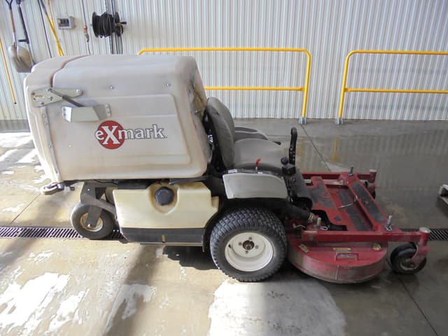 Image of Exmark NV730EKC48 equipment image 4