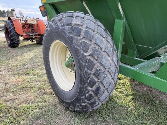 Image of E-Z Trail 710 equipment image 2