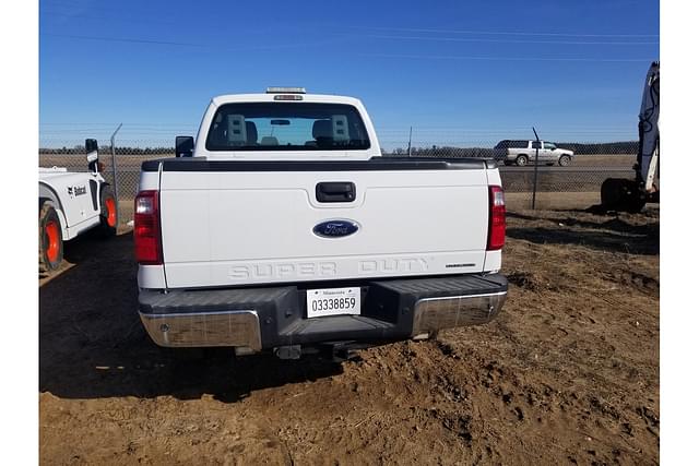 Image of Ford F-350 equipment image 4