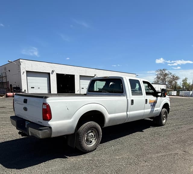 Image of Ford F-250 equipment image 2