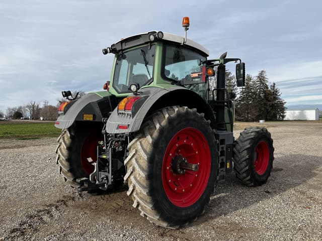 Image of Fendt 824 Vario equipment image 3