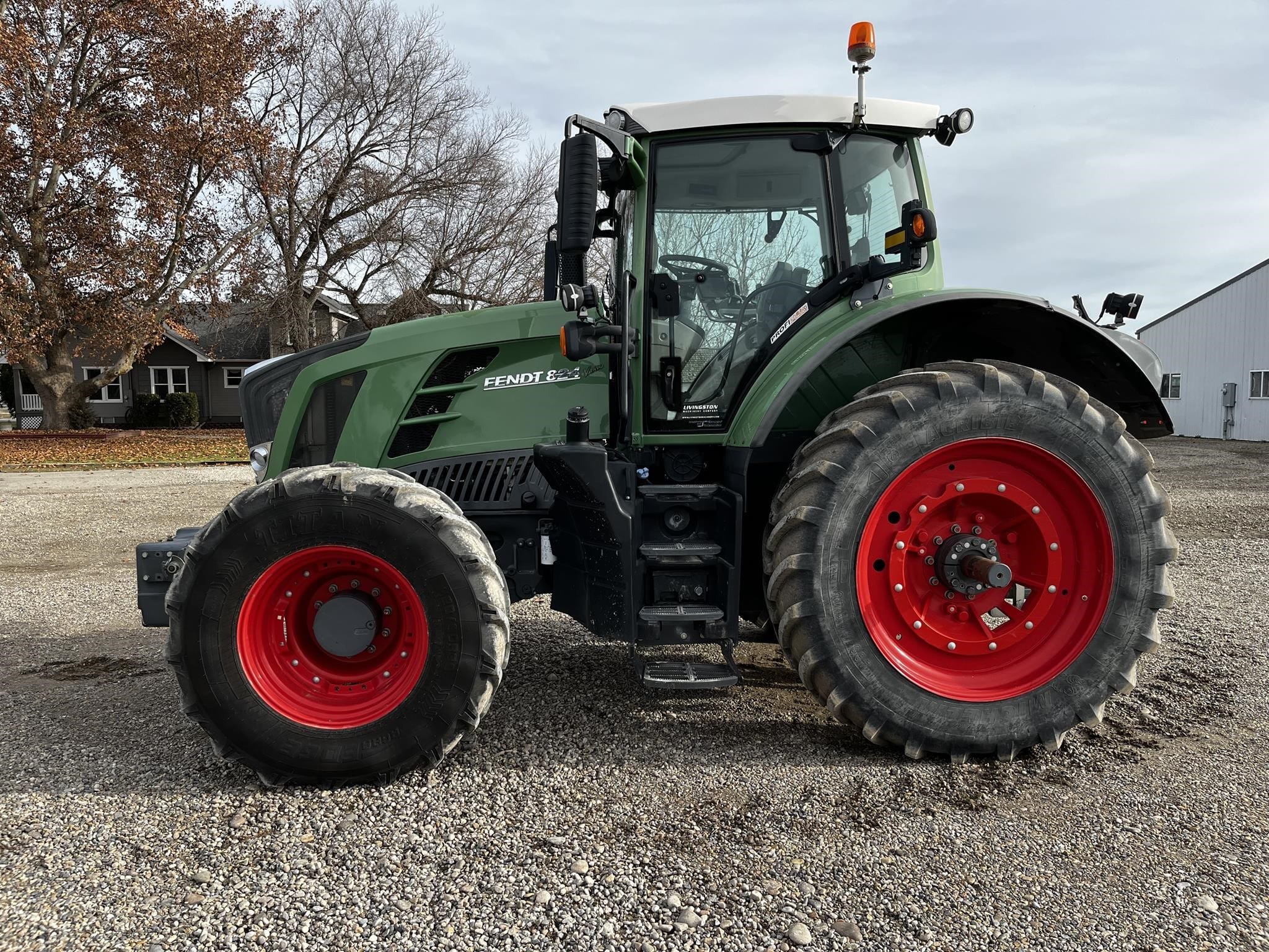 2014 Fendt 824 Vario Equipment Image0