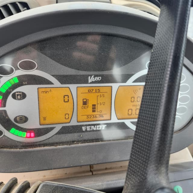 Image of Fendt 933 Vario equipment image 1