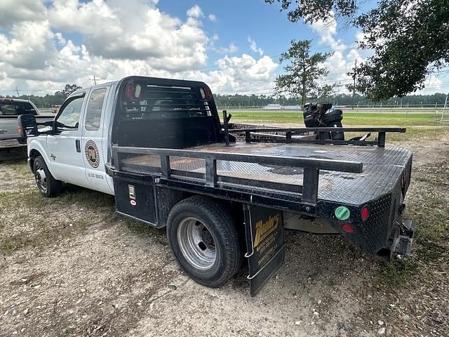 Image of Ford F-350 equipment image 3