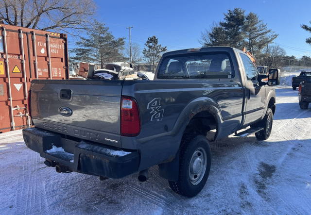 Image of Ford F-250 equipment image 3