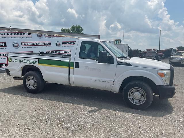 Image of Ford F-250 equipment image 3