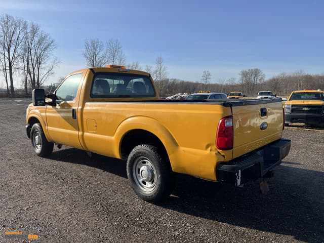 Image of Ford F-250 equipment image 2
